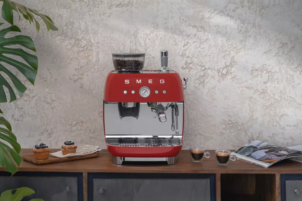 Smeg анонсировал кофеварки с возможностью управления через мобильное приложение