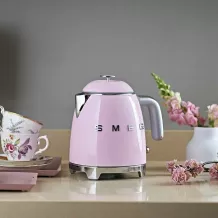 Электрический чайник мини SMEG KLF05PKEU
